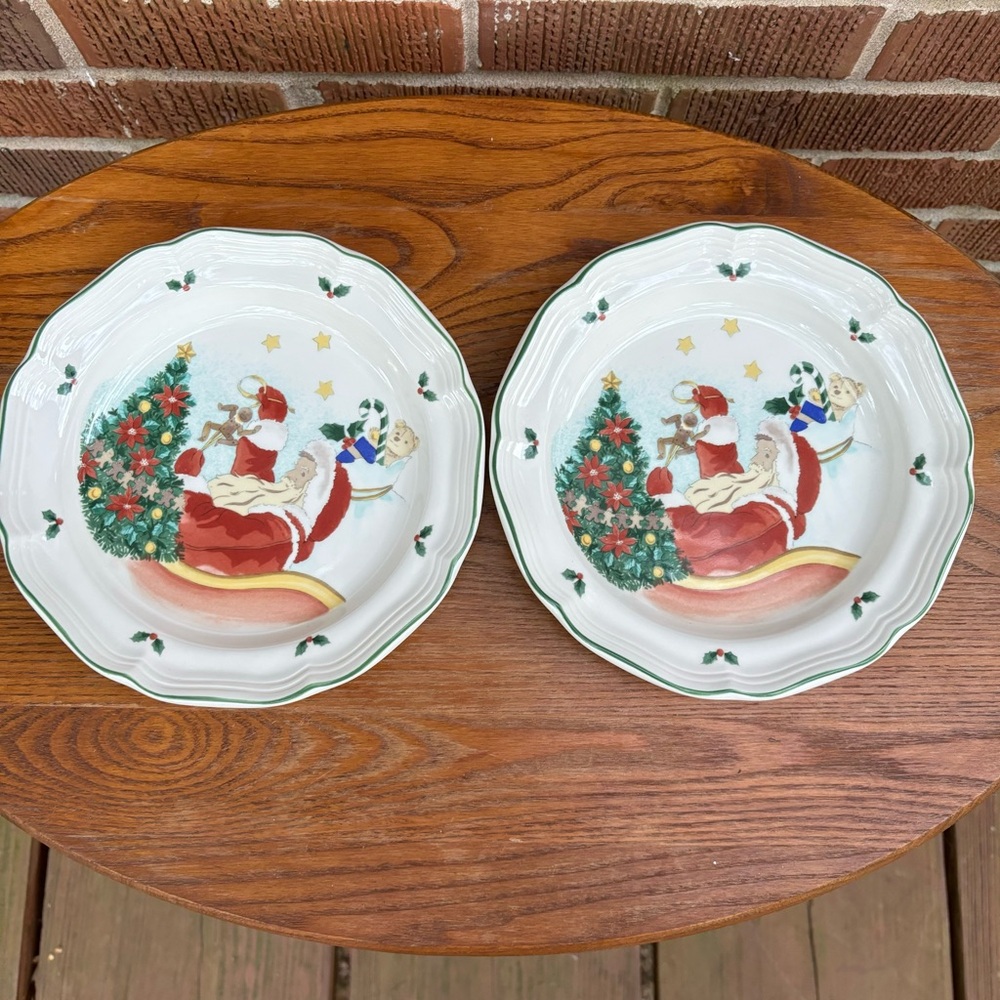 Mikasa French Countryside Santa's Magic Salad Dessert Plate Scalloped rim 2 pc